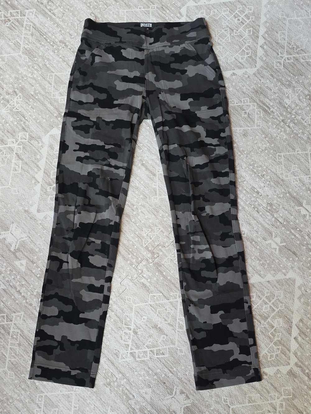 Duluth Trading Co Gray & Black Camo Boot Cut Pants